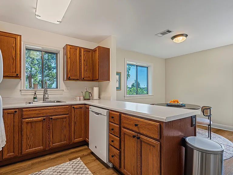 6910 Chinook Dr — Photo 11