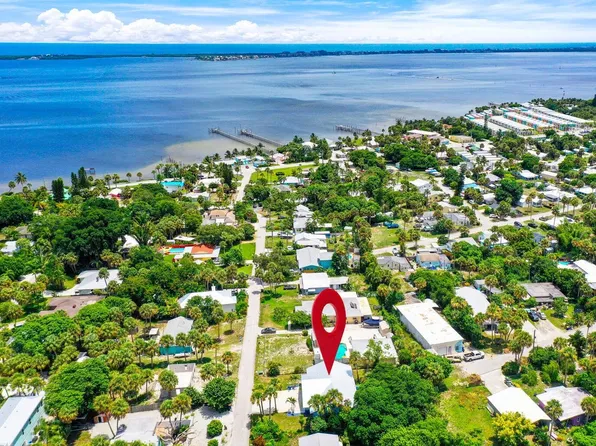 2132 Pelican Ter, Jensen Beach, FL 34957