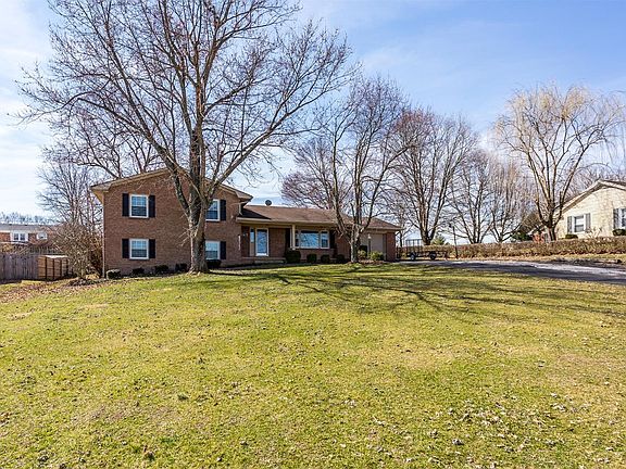 3rd image of 117 Bradford Dr