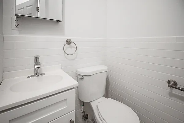 Rented by MySpaceNYC | media 24