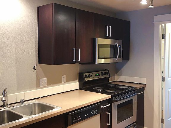4th image of 720 Kirkland Cir APT B303