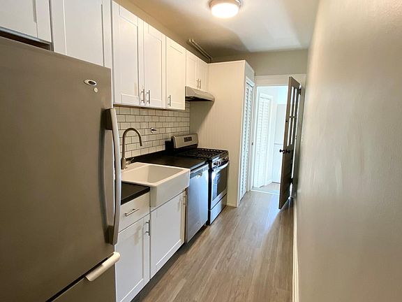 Kitchen (view toward rear bonus room)