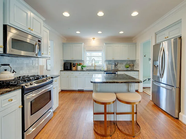 3221 Sunset Dr — Photo 18