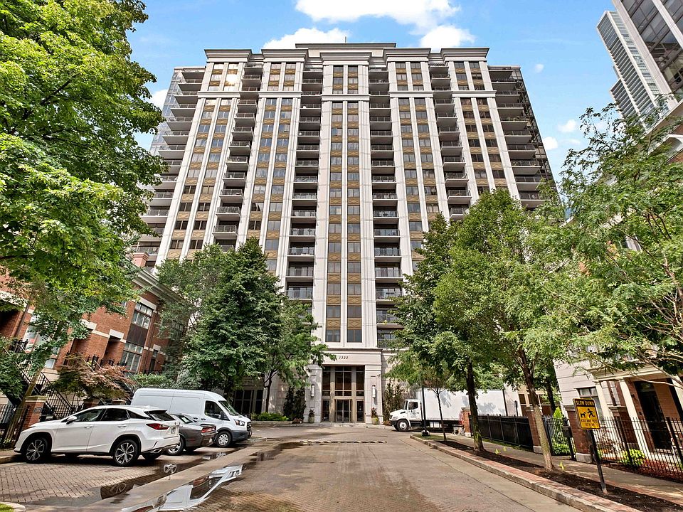 1st image of 1322 S Prairie Ave Unit 407