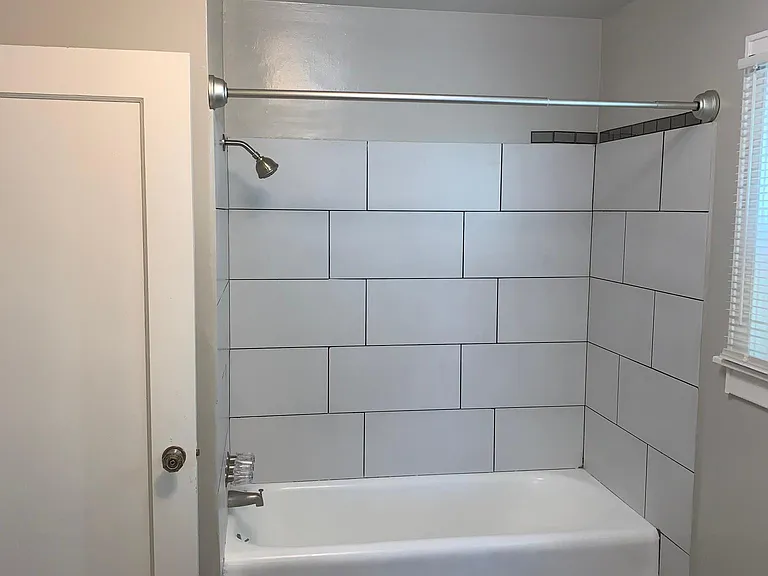 208 N 2nd Ave — Photo 11