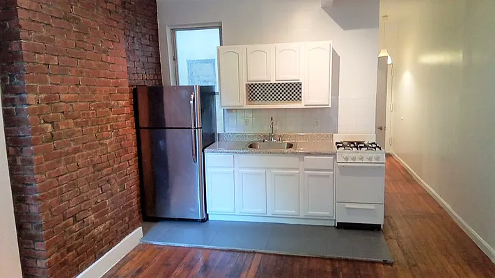 Rented by G Y B Realty Inc | media 3