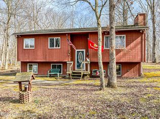 1351 Bear Dr, Bushkill, PA 18324