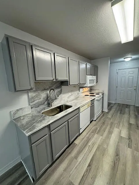 3 bed, 1227 sqft, $1,450 — Photo 4