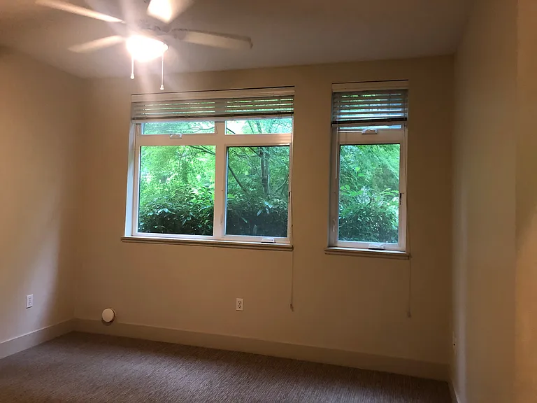 1700 N Northlake Way #106 — Photo 12