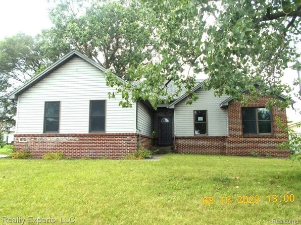 1207 Sandy Creek Rd, Monroe, MI 48162