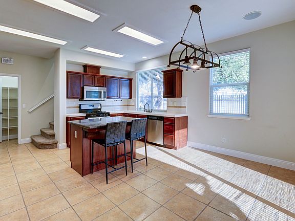 5th image of 1723 N Mont Blanc Ln