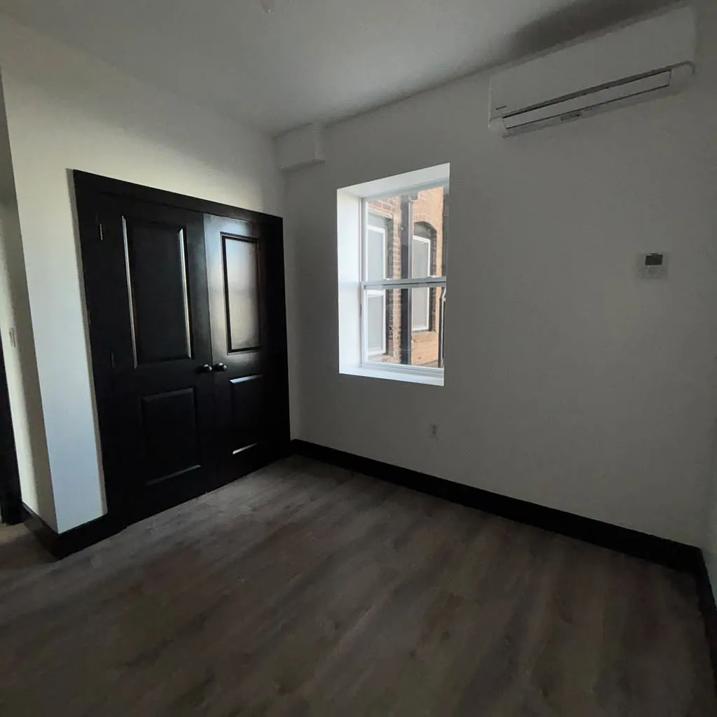 2 bed, 800 sqft, $2,000 — Photo 3