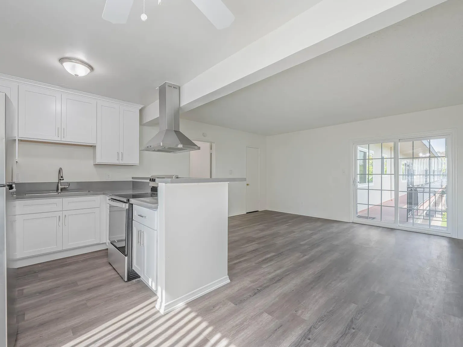 1130 Marine Avenue — Photo 3