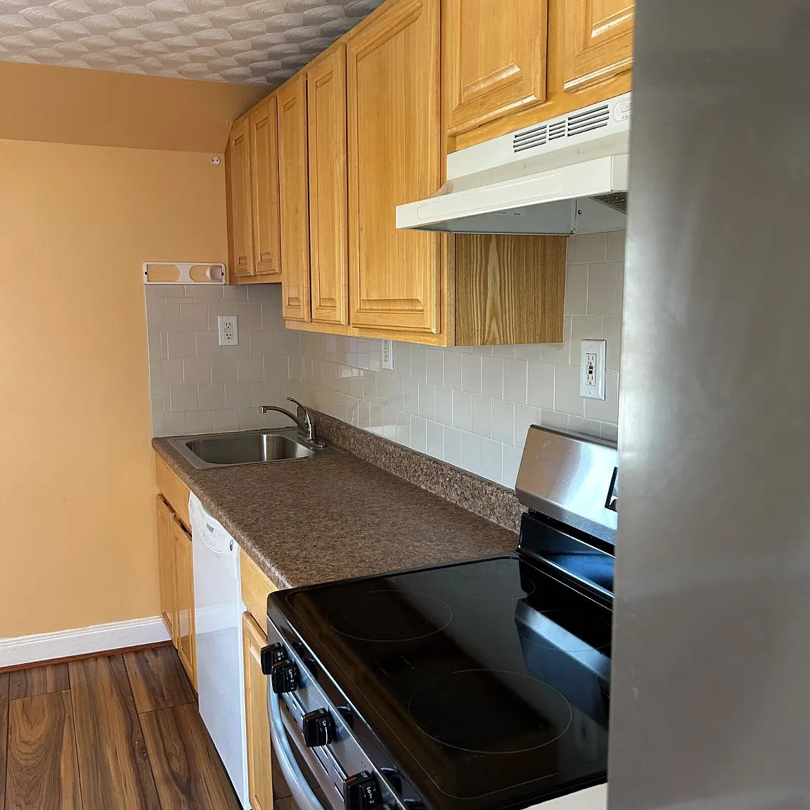 2 bed, 1.0 bath, 1128 sqft, $1,650 — Photo 4