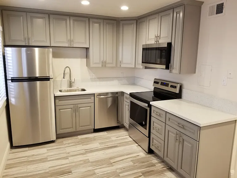 1716 H St #3 — Photo 1