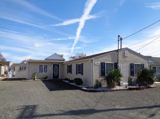 20 Capstan Rd, Waretown, NJ 08758