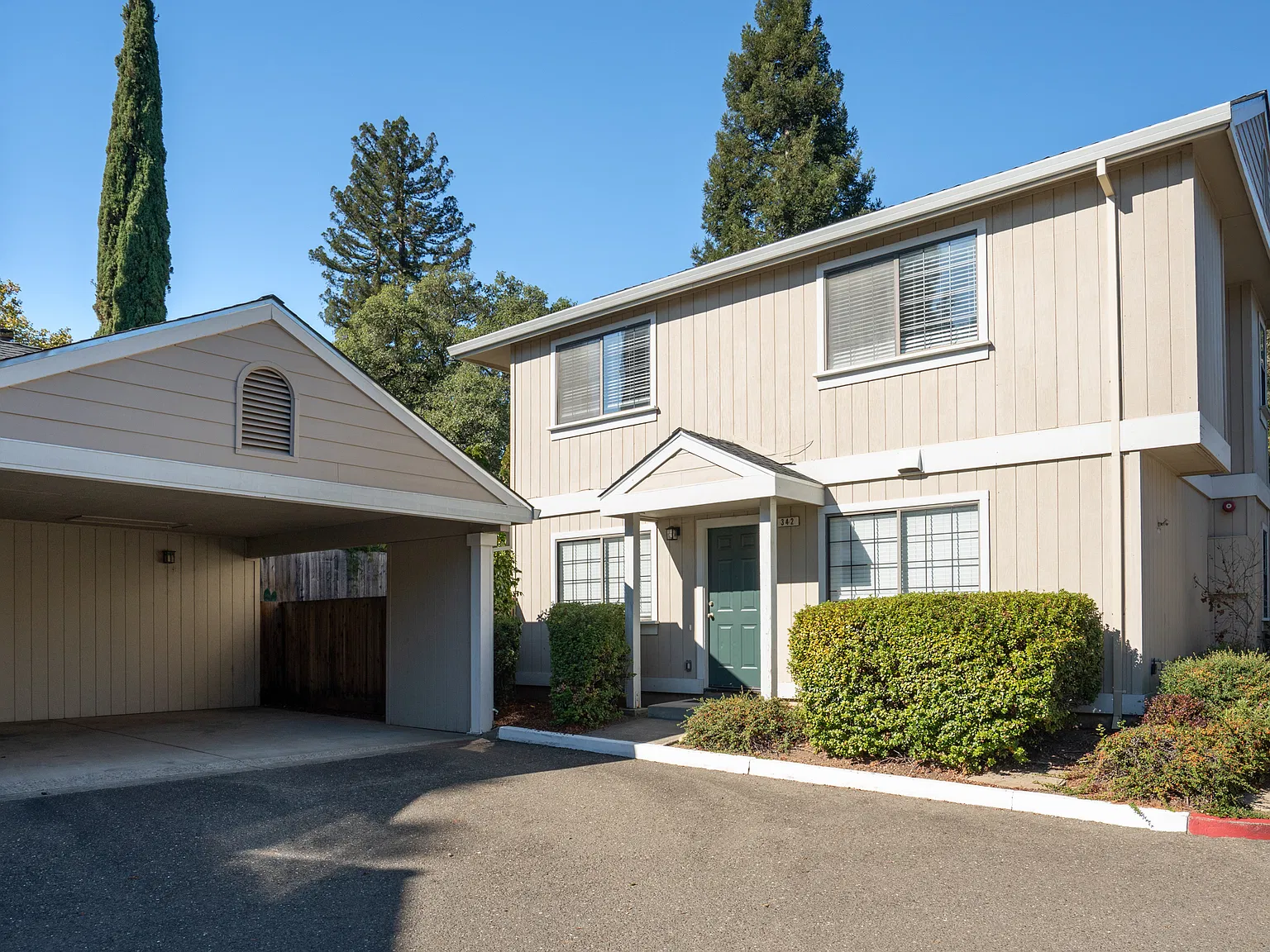 342 Piper Street - 1 — Photo 1