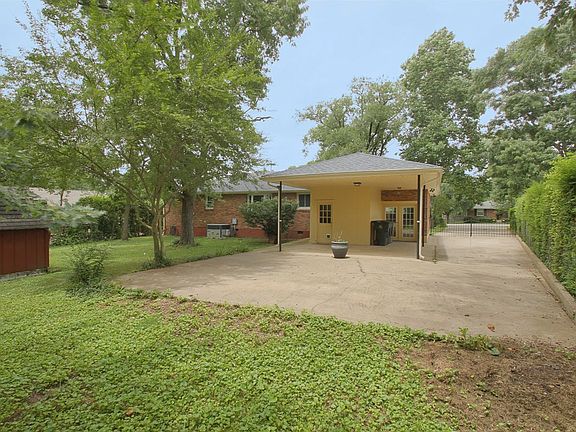5th image of 704 Mohawk Dr