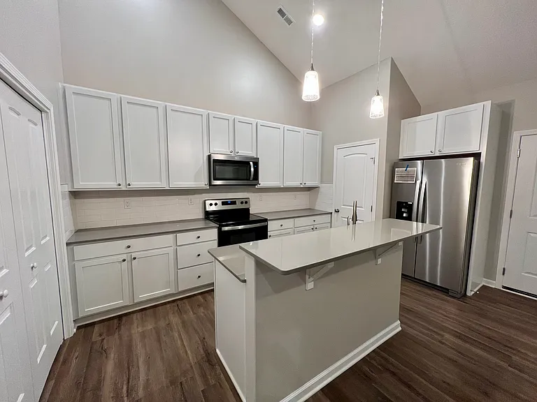 921 Lingonberry Ln #921 — Photo 2