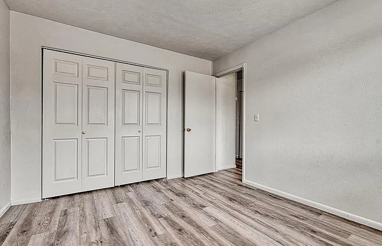 490 Elm St E #1 — Photo 6