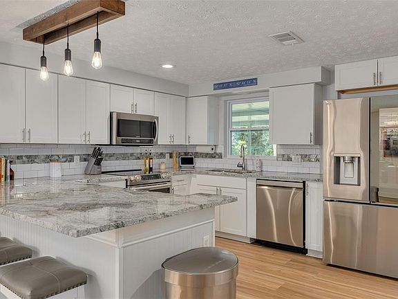 3rd image of 5030 OVERLOOK DRIVE