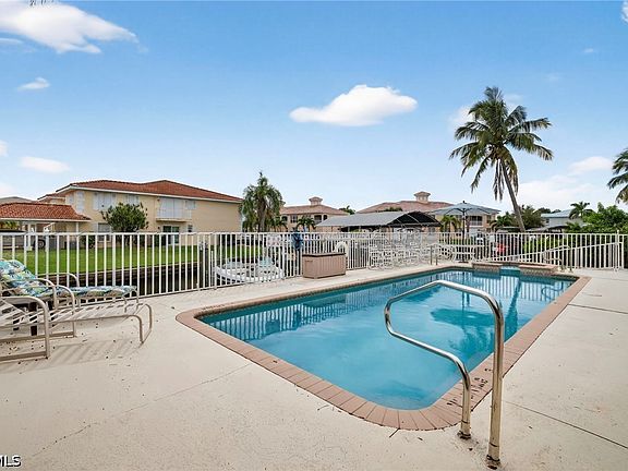 4th image of 732 Victoria Dr #4