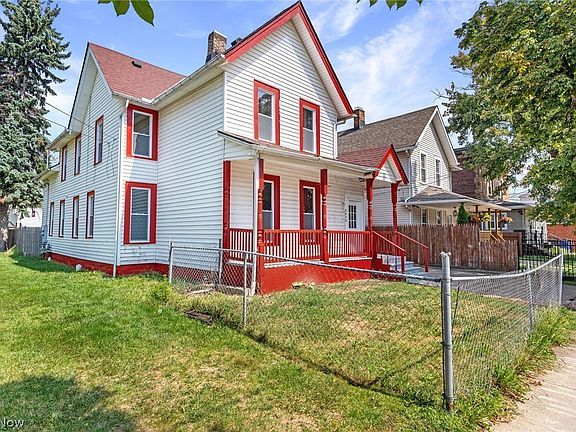 2nd image of 2612 Daisy Ave