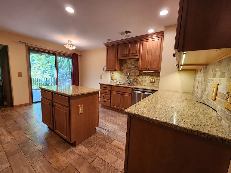 375 Houghton Rd — Photo 3