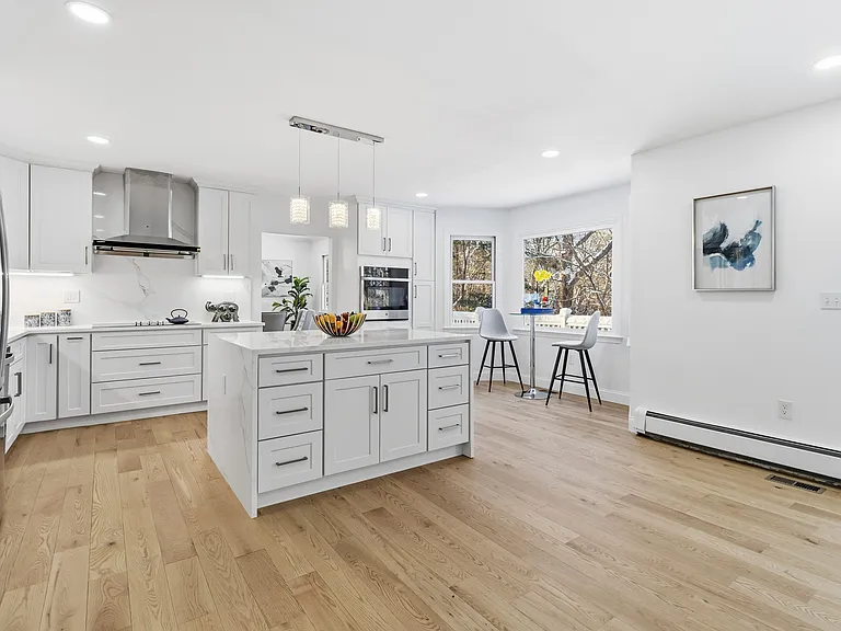 183 Gardner St — Photo 35