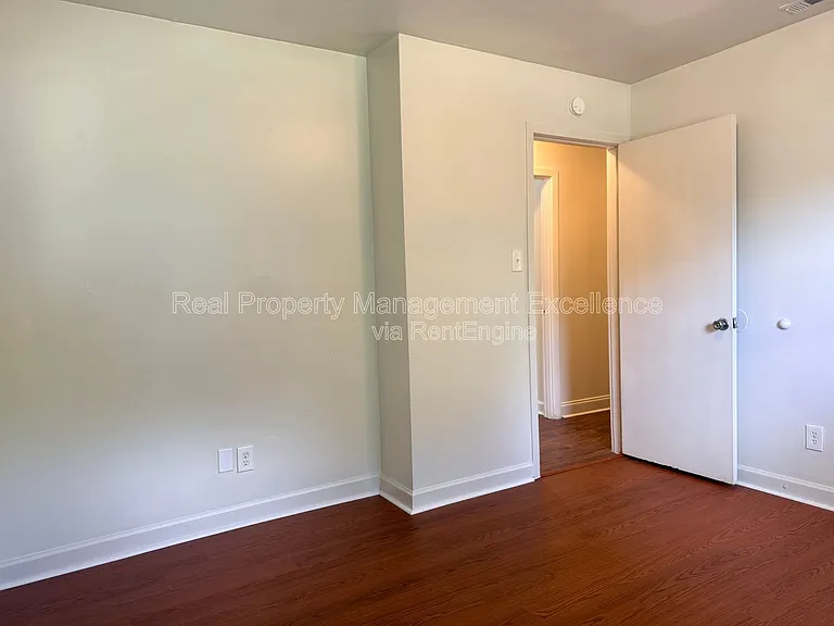 419 Walton St — Photo 29