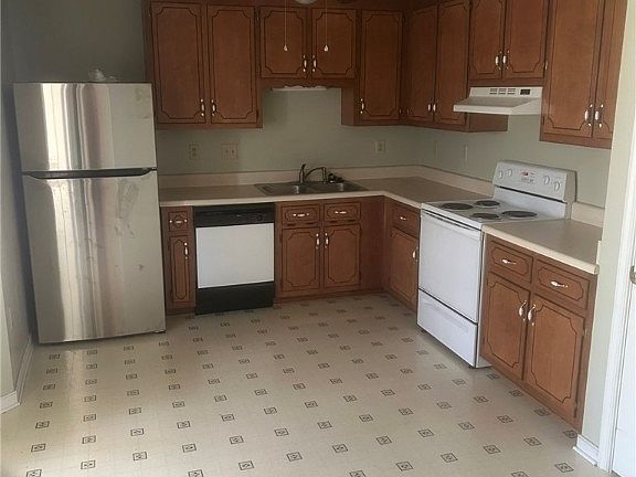 5th image of 2707 Quisenberry St
