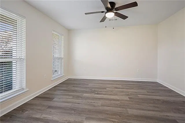 4 bed, 2.5 bath, 2350 sqft, $2,995 — Photo 2