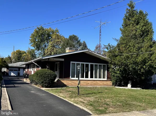 18 Center Ave, Delran, NJ 08075