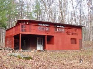 167 Westcolang Rd, Lackawaxen, PA 18435