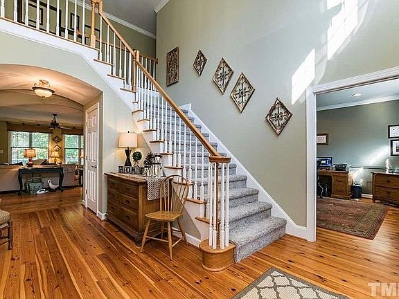 2nd image of 832 Parkridge Dr