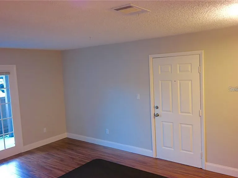224 Afton Sq #104 — Photo 7