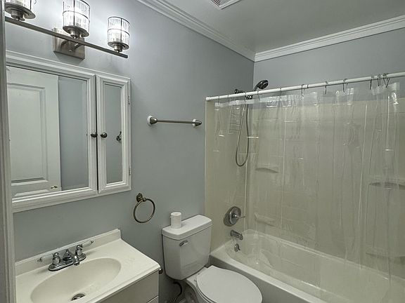 2nd image of 2714 Evergreen Ct