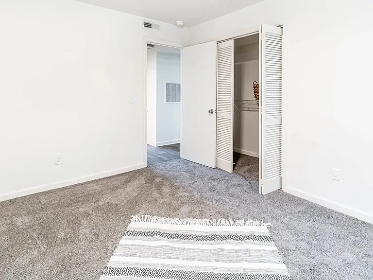 Foxcreek Apartments — Photo 16