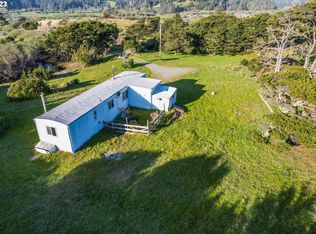 24298 Carpenterville Rd, Gold Beach, OR 97444