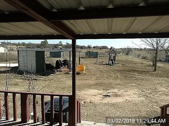 1298 Ross Ln — Photo 3