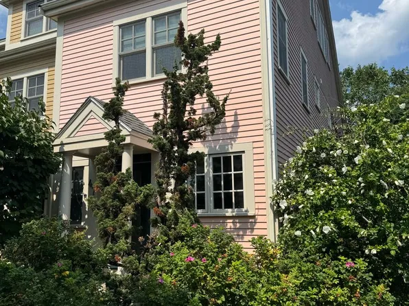 47 Intrepid Cir, Marblehead, MA 01945