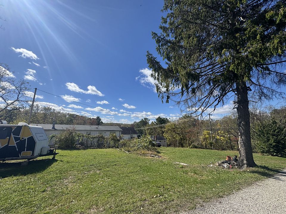 1st image of 302 Maplewood Ln