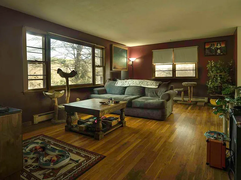 10 Edward Hts — Photo 8