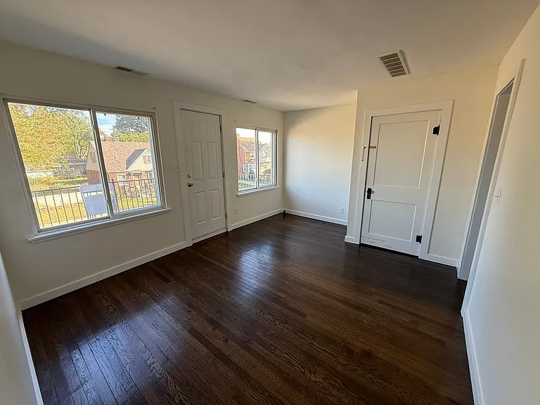 1105 Highland Avenue Unit #2 — Photo 4