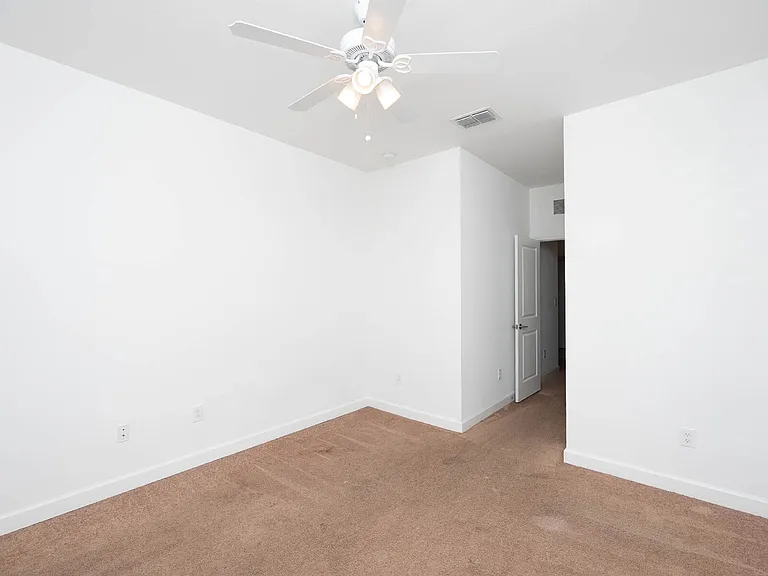 15218 Sunny Day Dr — Photo 48