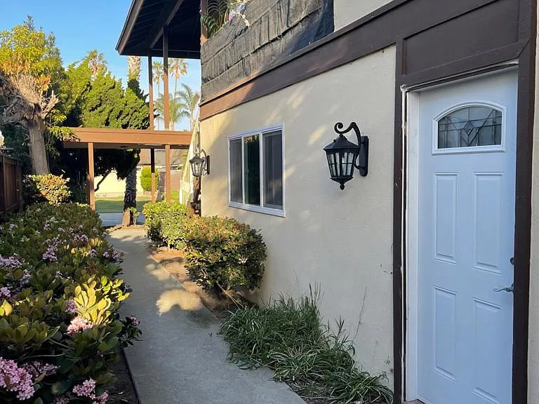 2589 Bayshore Ave — Photo 15