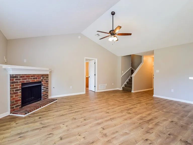 1720 Avery Cv — Photo 5