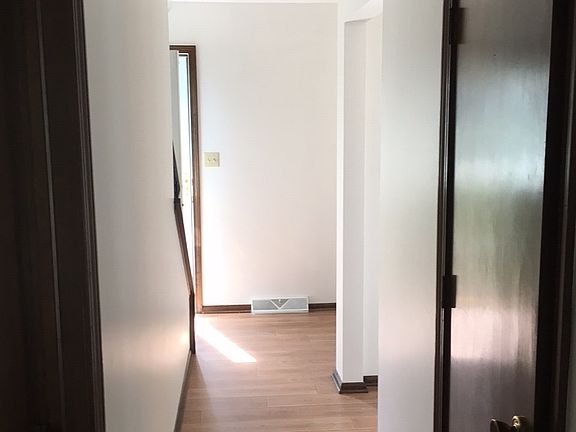 2nd image of 391 Hilltop Dr