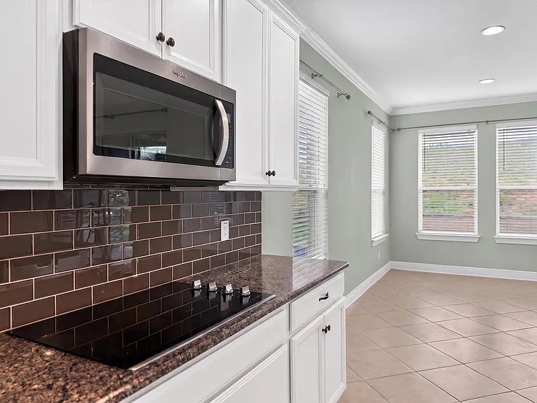 2062 Redbay Ave — Photo 49