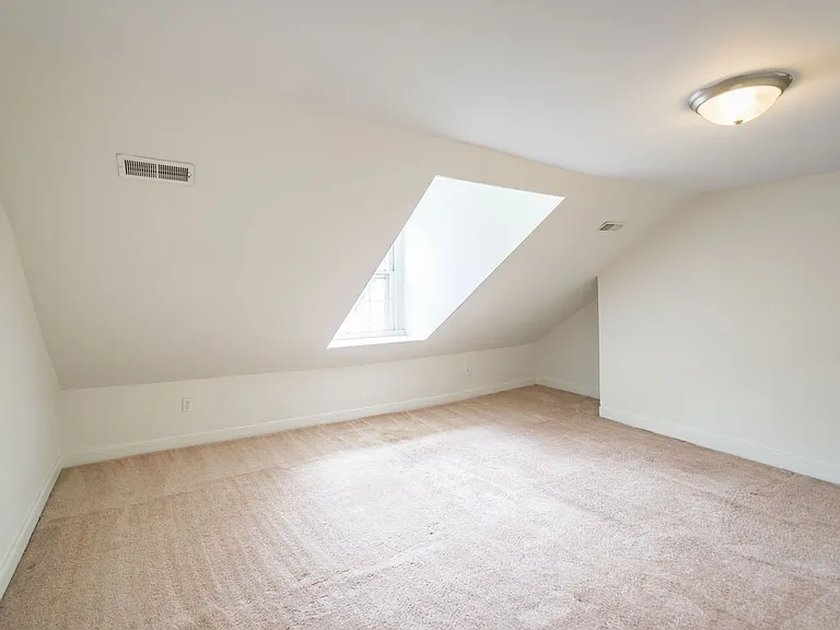 535 Spruce St — Photo 23